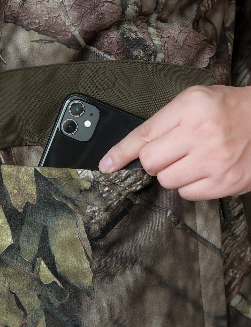 (Open-box) Men's Heated Hunting Vest - Camouflage, Mossy Oak® Country DNA Pattern (Battery Set Not Included) - Image 9