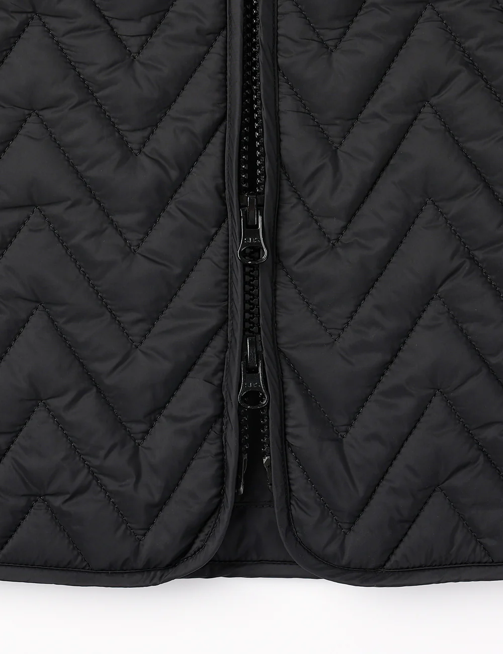 Women's Heated Chevron Quilted Vest - Image 16