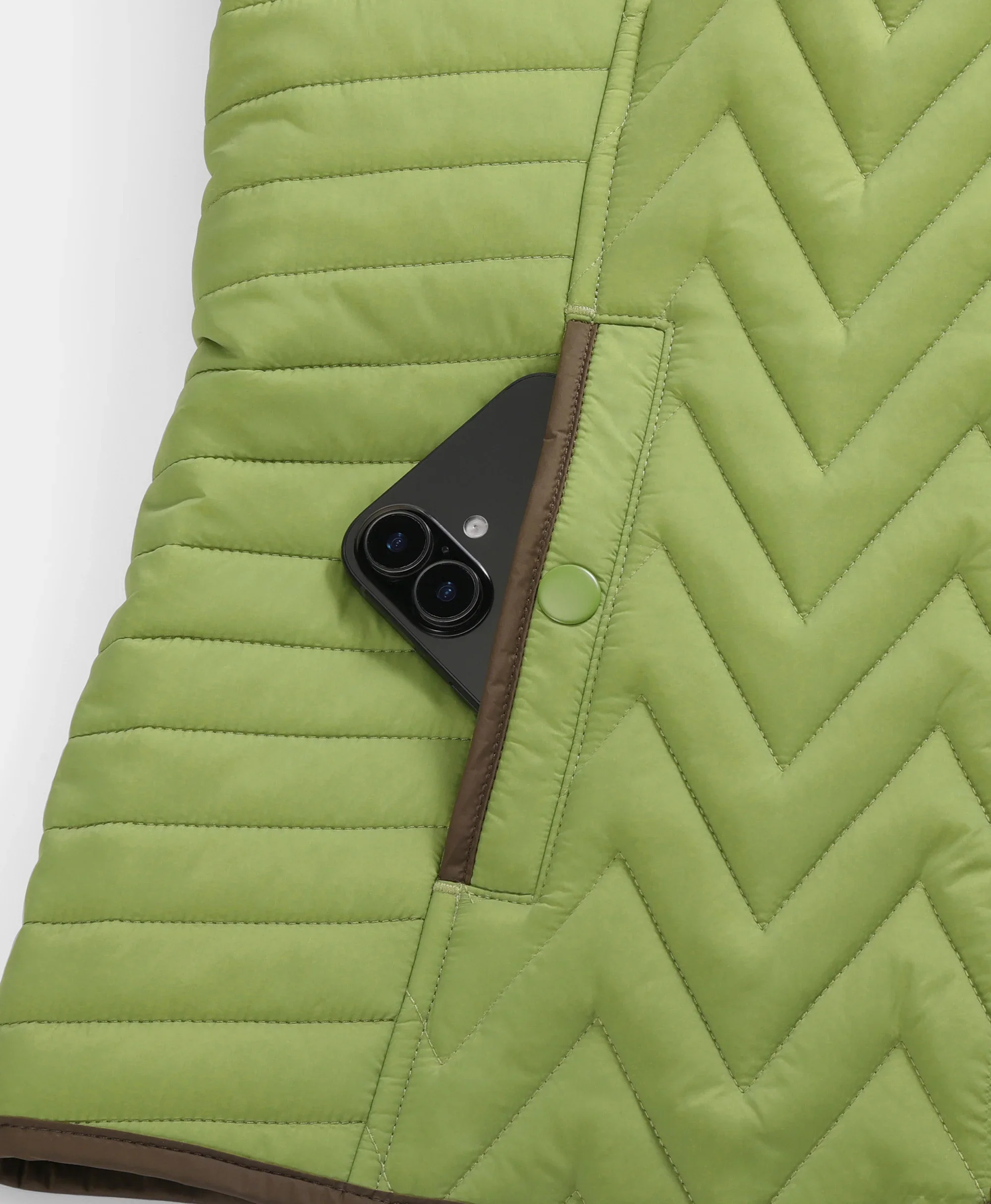Women's Heated Chevron Quilted Vest - Image 25