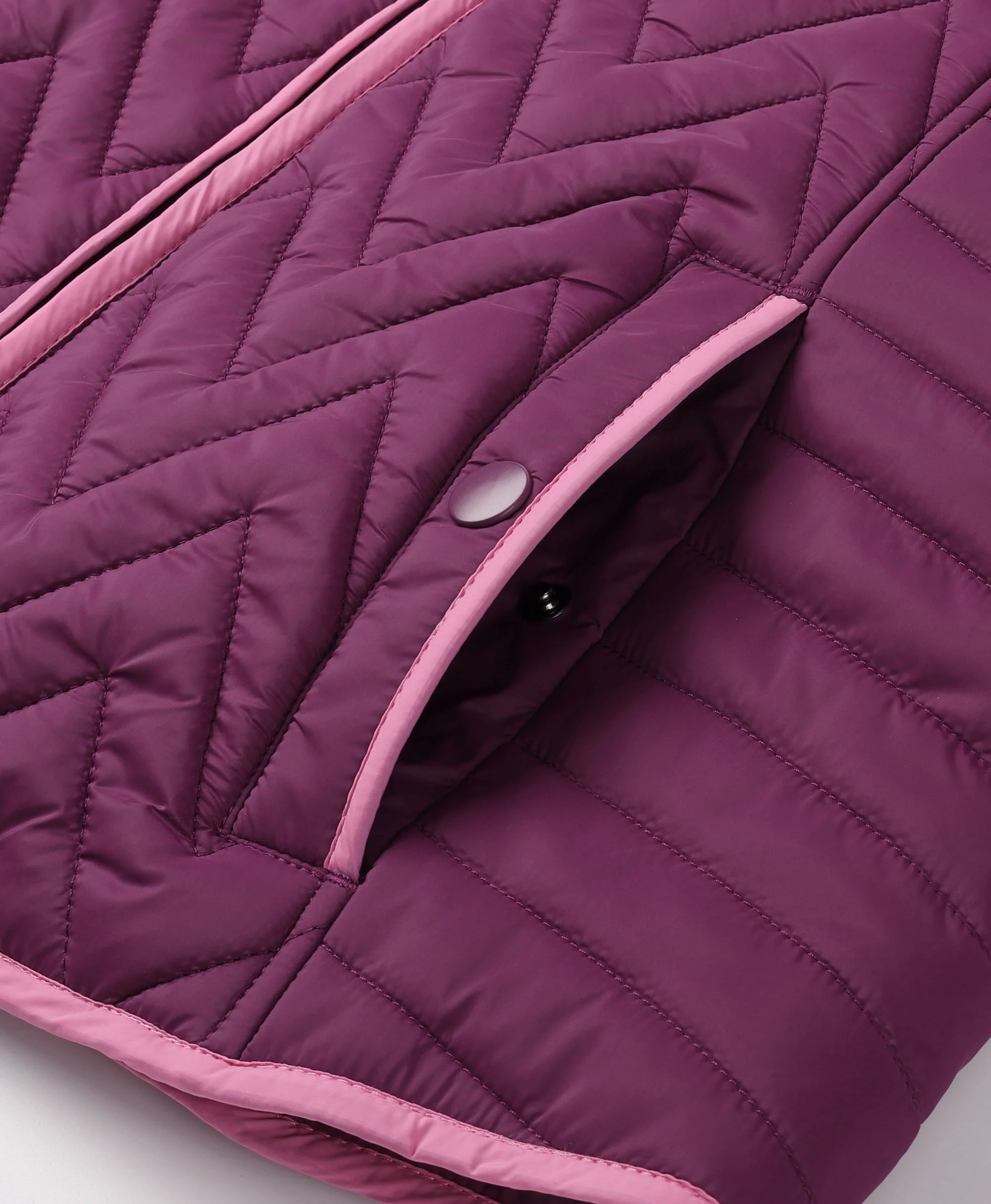 Women's Heated Chevron Quilted Vest - Image 8